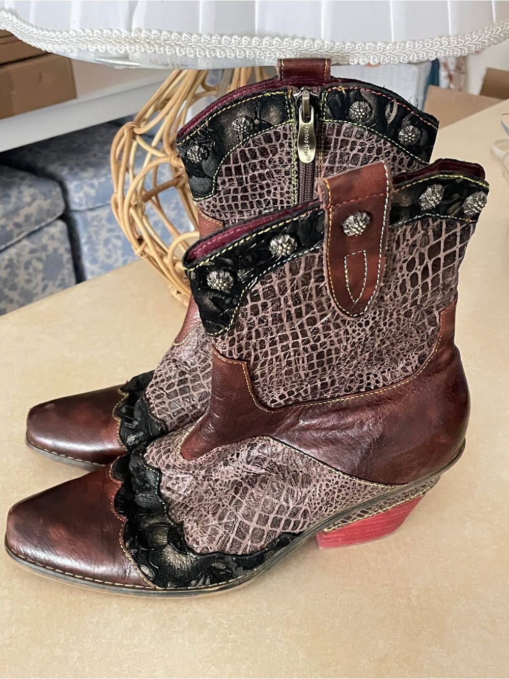 L’Artiste Animate Mid Calf Western Leather Studded Patchwork Boots EU 39 US 8.5